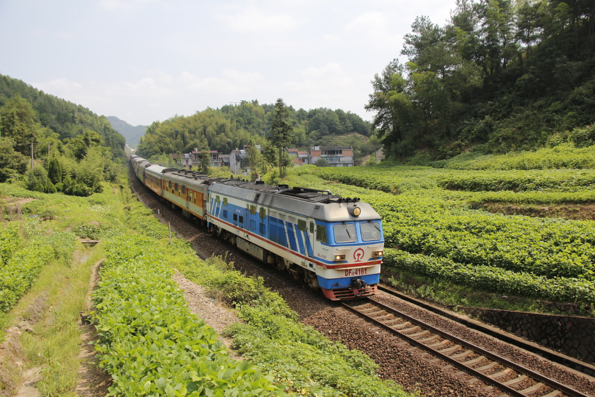 回家。金温,明年见。 - 金温铁路, 缙云, 东风4B, 火车, 铁路摄影 - SS-287 - 图虫摄影网