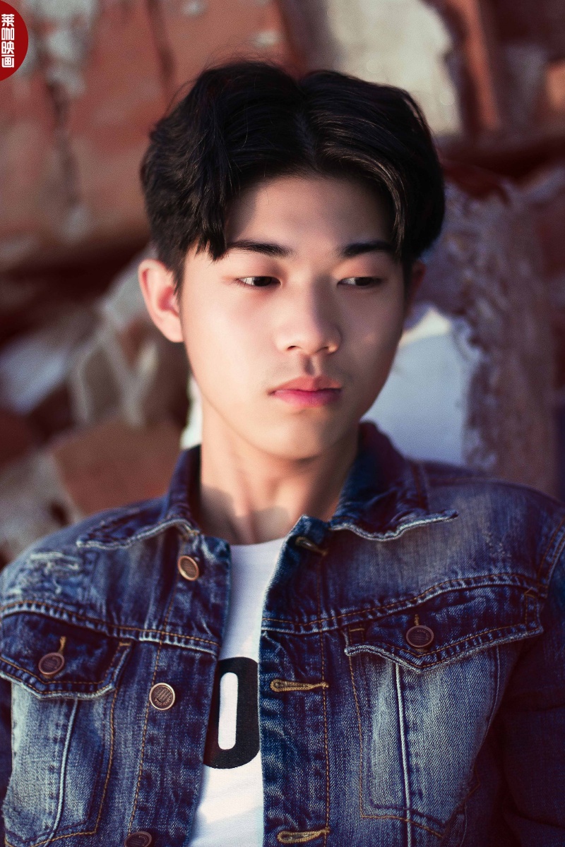 生活不只是眼前的苟且,还有诗和远方. - 人像