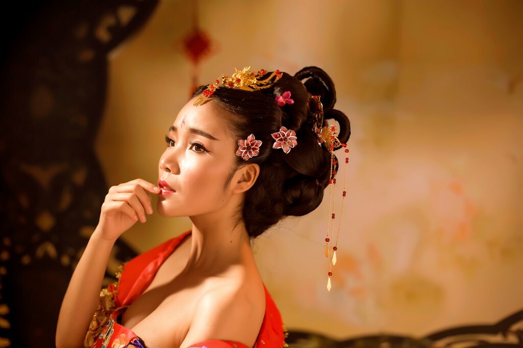 金戈铁马-简介,复古,红色,古装、,郑州-恰小布里斯托热气球节人像国际图片