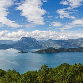 泸沽湖全景图