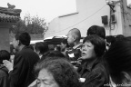 放生现场围观的信众