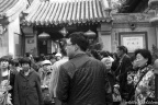 信众进入寺庙