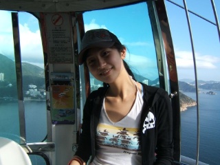 J in cable car_by kiki