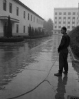 一个雨中的士兵