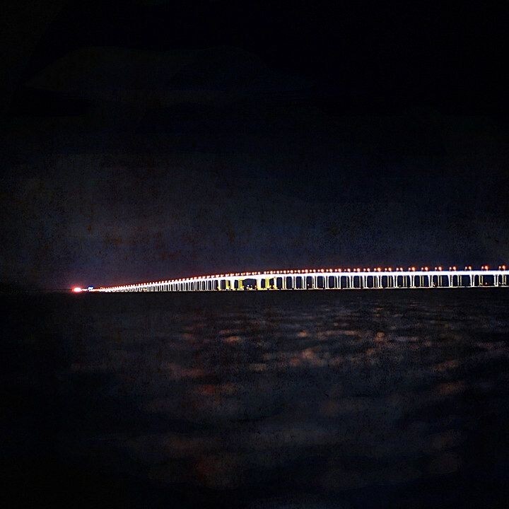 桥的夜晚