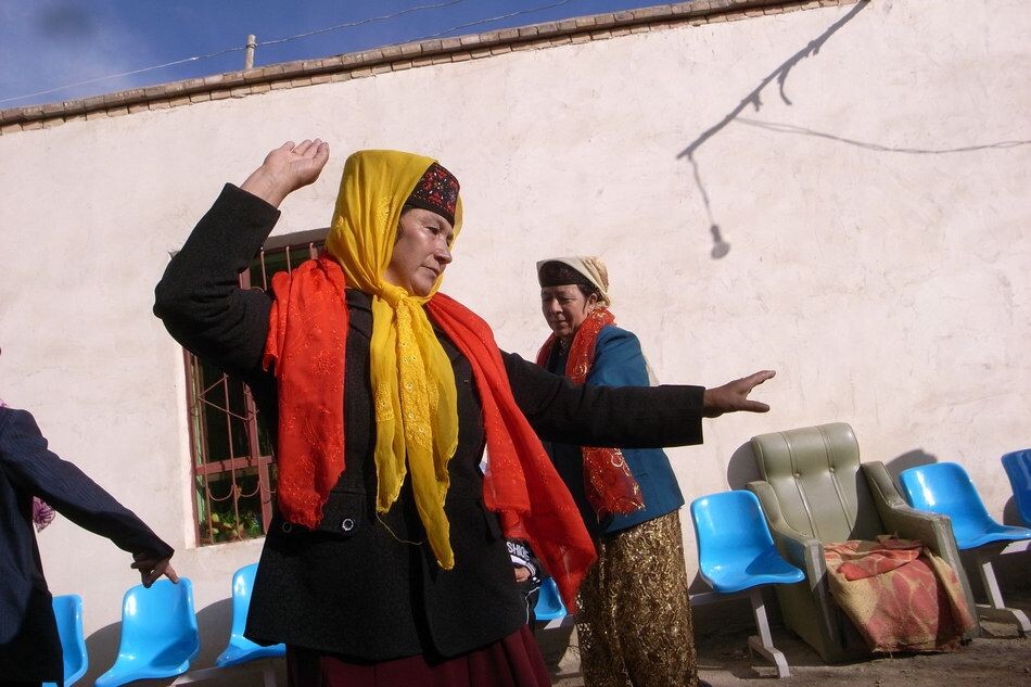 塔吉克族民间舞蹈—鹰舞