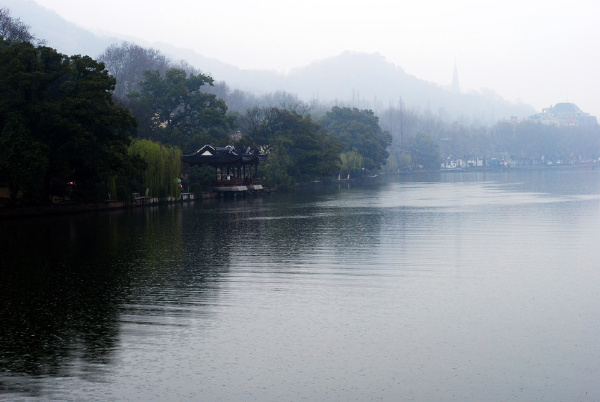 雨中西湖