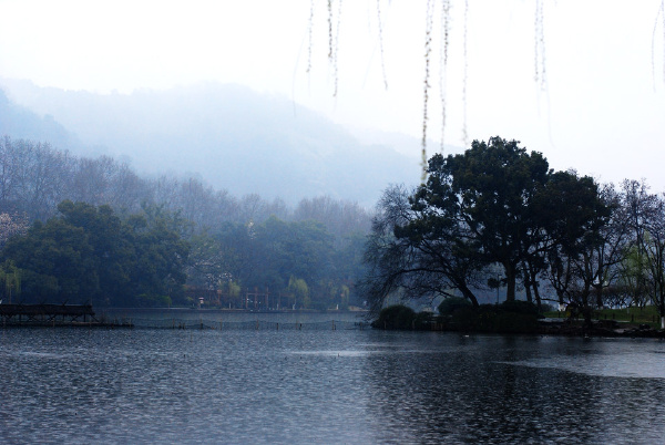 西湖细雨