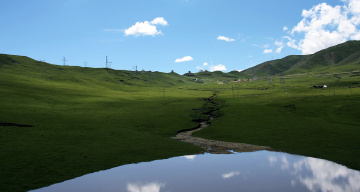 日月山