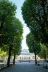 议会大厦（palais de congrès ），位于源头公园的尾端（parc de sources）parc到头有一个跳舞的地方，老年人很多。