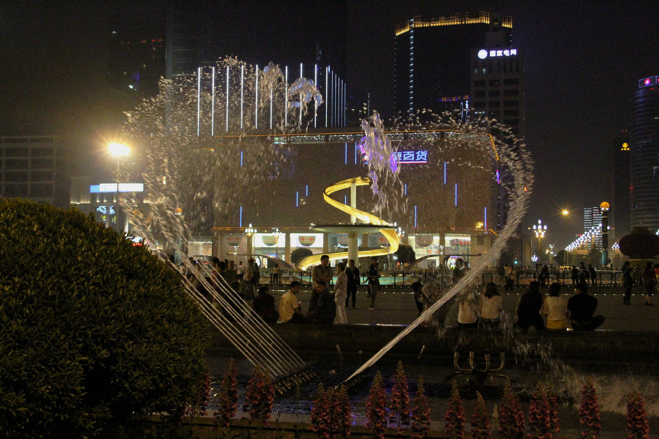 成都--一座有爱心、包容心和开心的城市 - 夜景 - 青城月 - 图虫摄影网