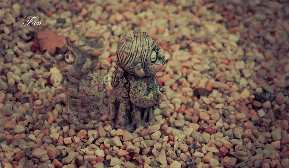 背对背拥抱 - 小人物 - hitman1058 - flickr摄友会 - 图虫摄影网