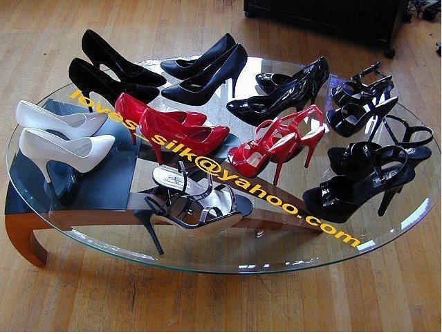 我女友的高跟鞋 - 唐哲