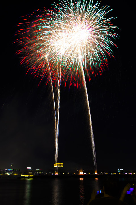 IMAGE: http://photos.tuchong.com/240679/f/2978430.jpg