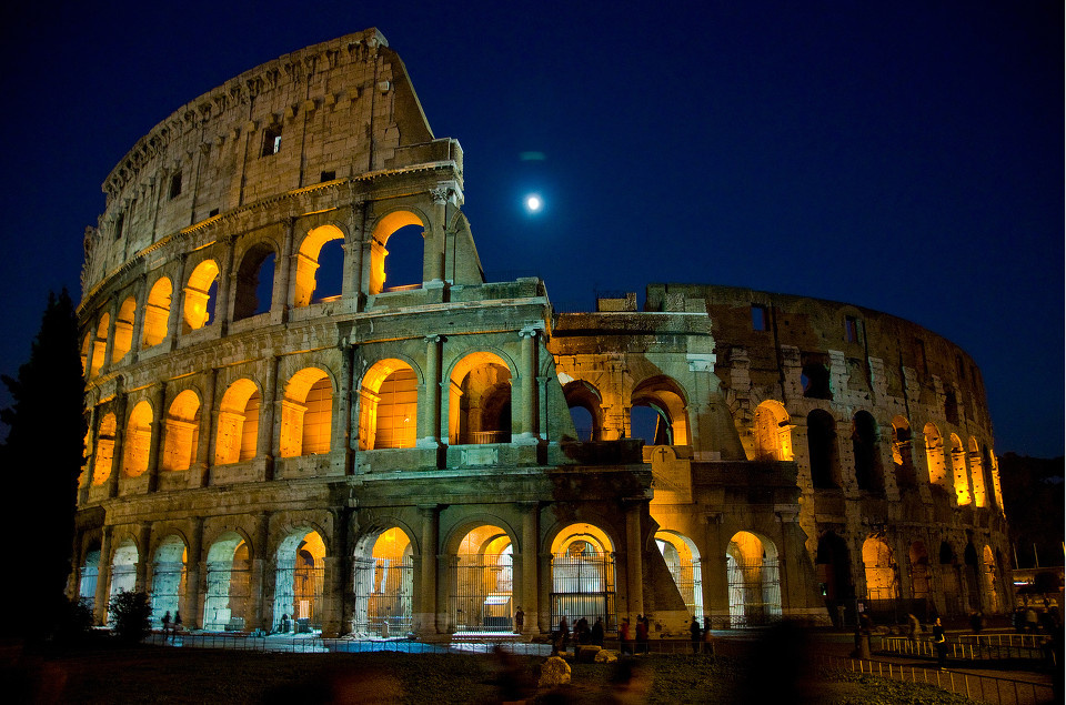 斗兽场之夜 - 洒洒