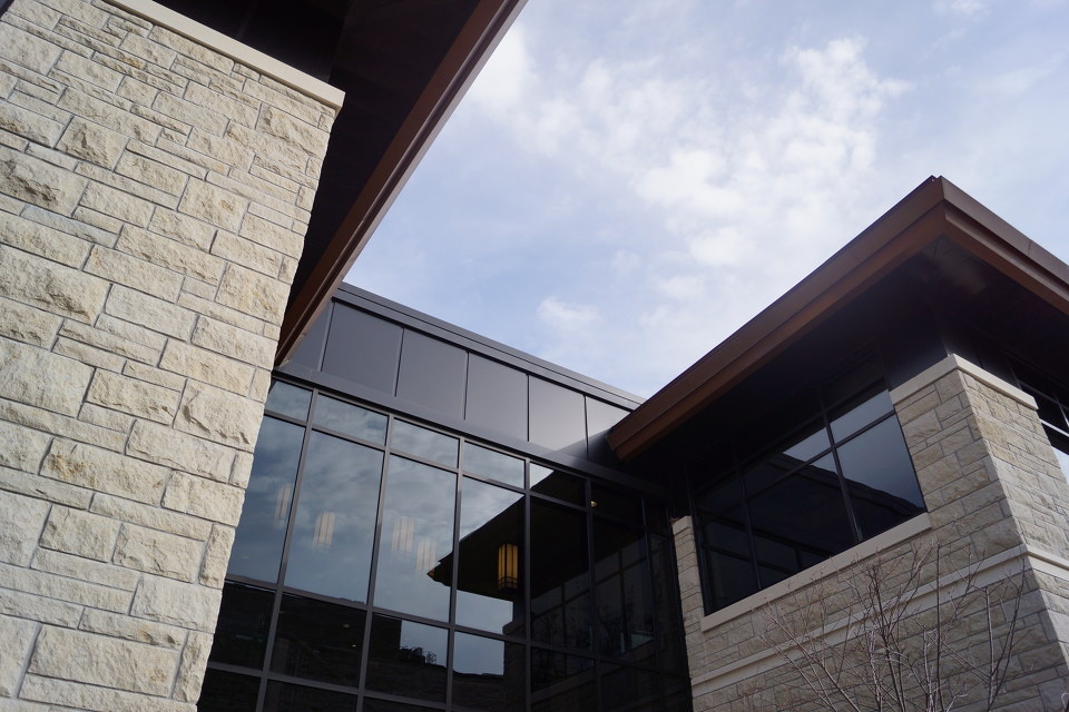 Campus - 逸夫-亲爱精诚