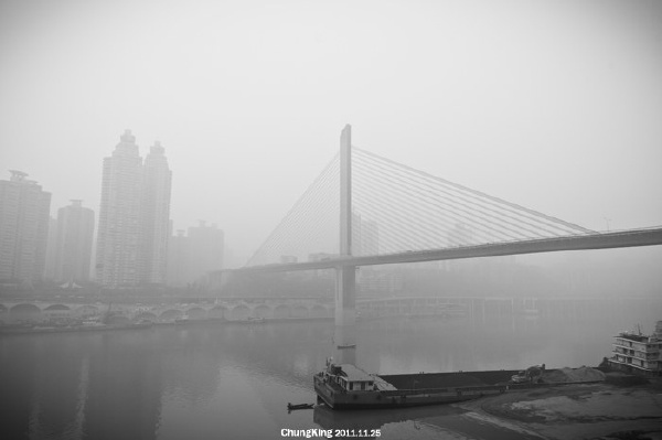 雾锁石门