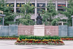 去年到成都办事时，到春熙路闲逛时捏的  PENTAX Super program + SMC PENTAX A50mm F1.4 + Fuji Superia 200