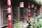 去年到成都办事时，到锦里溜达捏的  PENTAX Super program + SMC PENTAX A50mm F1.4 + Fuji Superia 200