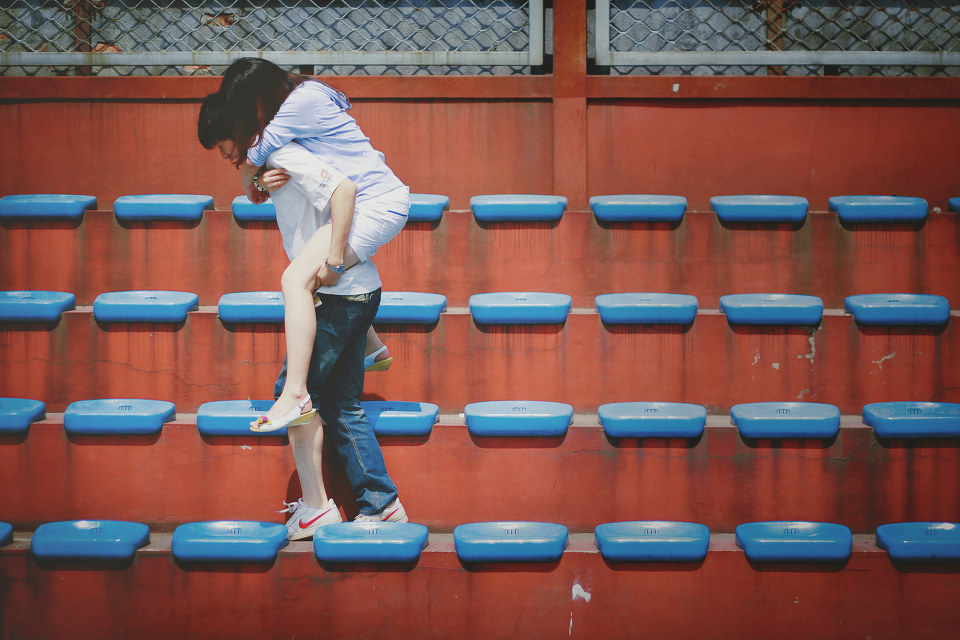 有时是背起等我训练到睡着的你回家 - 武汉大学, 湖北美术学院, 情侣, 500D, 青年旅馆 - 路途遥远我们在一起吧 - 玛格丽特小姐 - 人像摄影 - 图虫摄影网