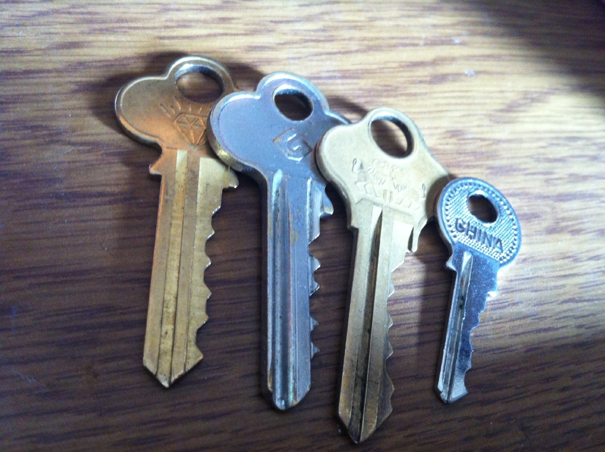 如果卖二手时只要一把钥匙,应该写什么约定条款