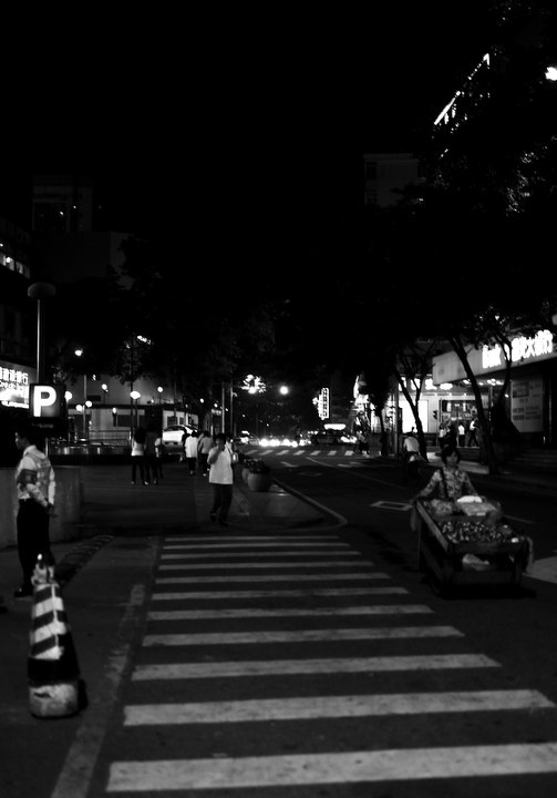 建设六马路 - 35L, 5D2, 广州, 街拍, 黑白 - 广州