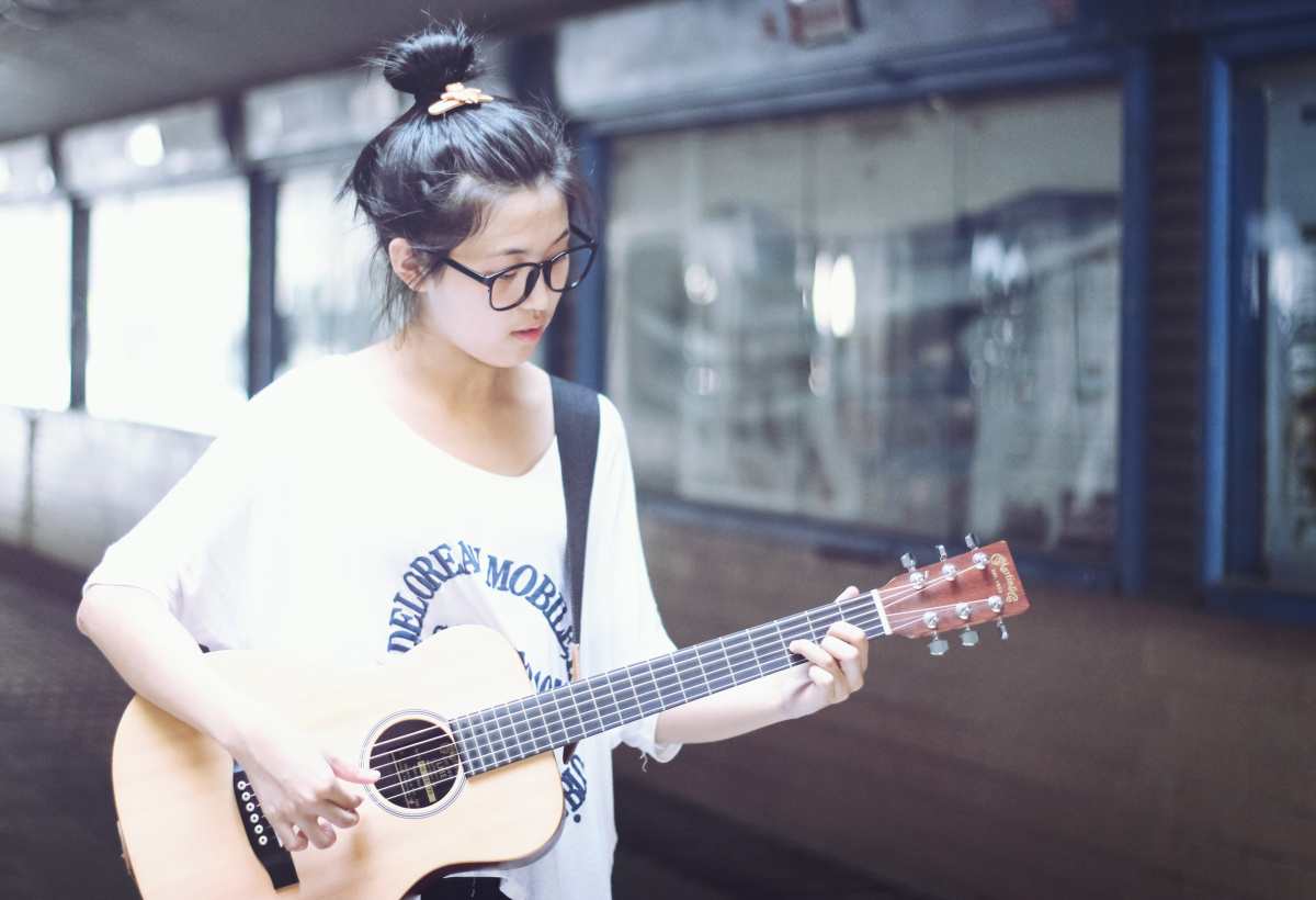 女朋友&小马丁 - 吉他, 人像, 广外 - 陈奕男要宅