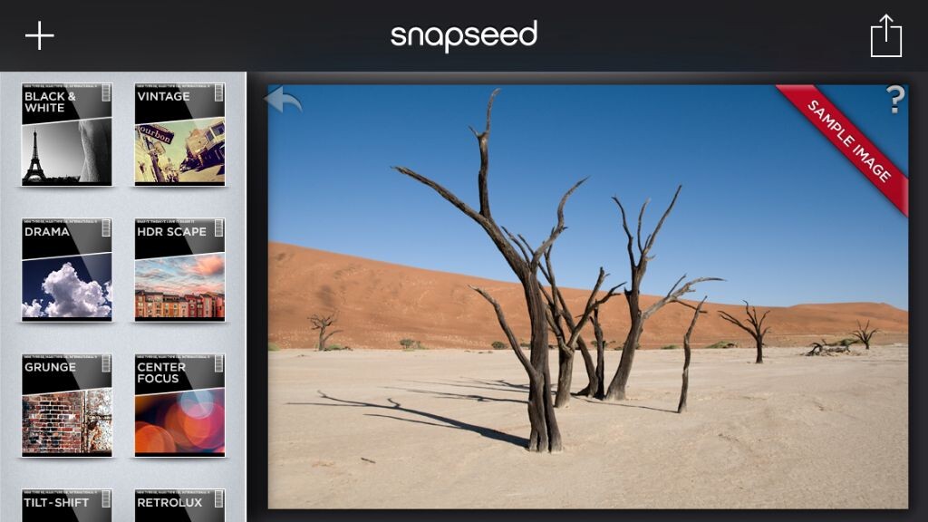 Snapseed在iPhone上也可以进行横屏操作。这是在iPad版本上比较流行的排版方式，在iPhone上也能实现。       Snapseed提供的滤镜效果与参数具有一定的专业性，对摄影及后期有一定了解的童鞋会更容易理解，也会更容易爱上这款软件。它的操作也不难，十分容易上手。总之，是一款不容错过的后期滤镜处理应用。