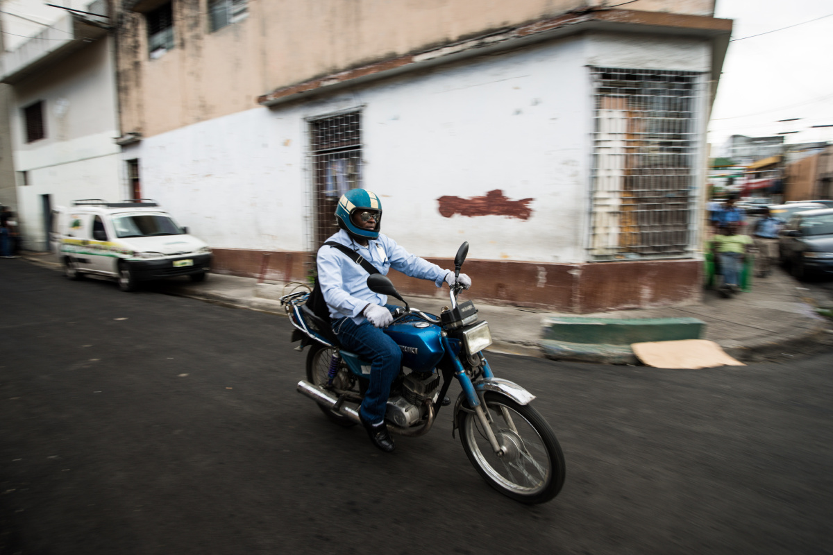 多明各古城的飞车党 - 圣多明各, 飞车 - 韩瑞在