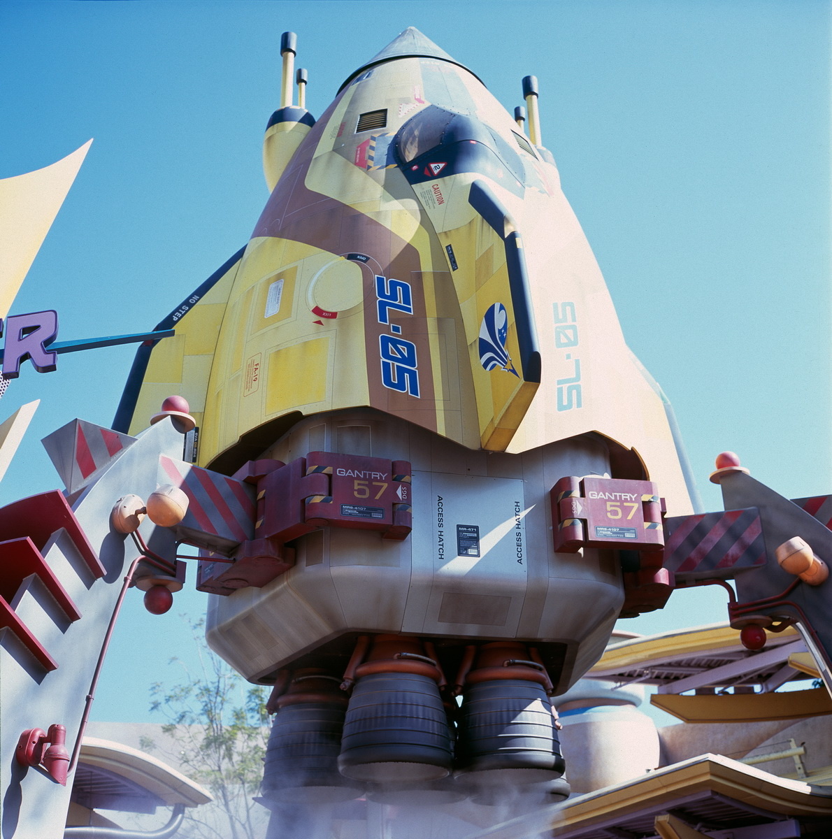 香港迪士尼 by 禄来2.8f - Rolleiflex, 2.8f - 肌肉男