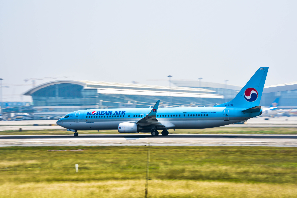 大韩航空HL8221 - 武汉, 天河机场, 波音737-90