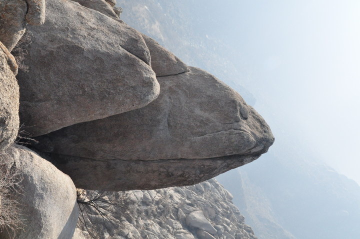 奇怪的石头+-+哥特式寂寞