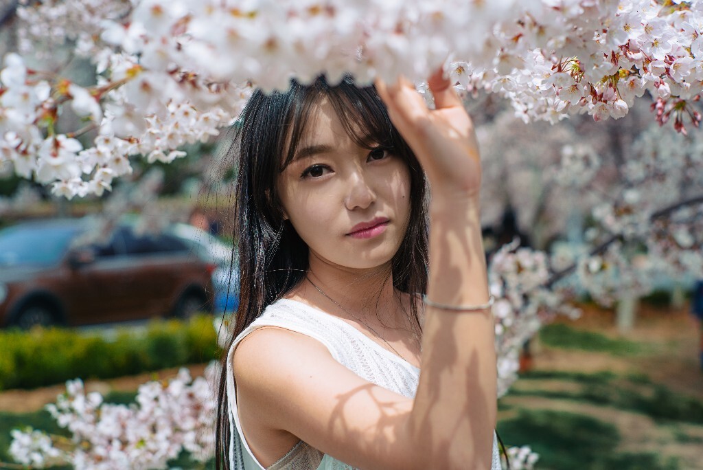 节-美女,色彩,大连,50mm,leica,美女,情绪-掀衣人像当众图片