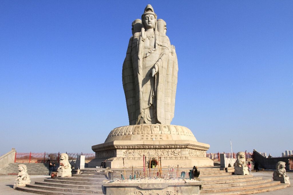 观音菩萨 这尊观音像拍摄于天津市塘沽区潮音寺.