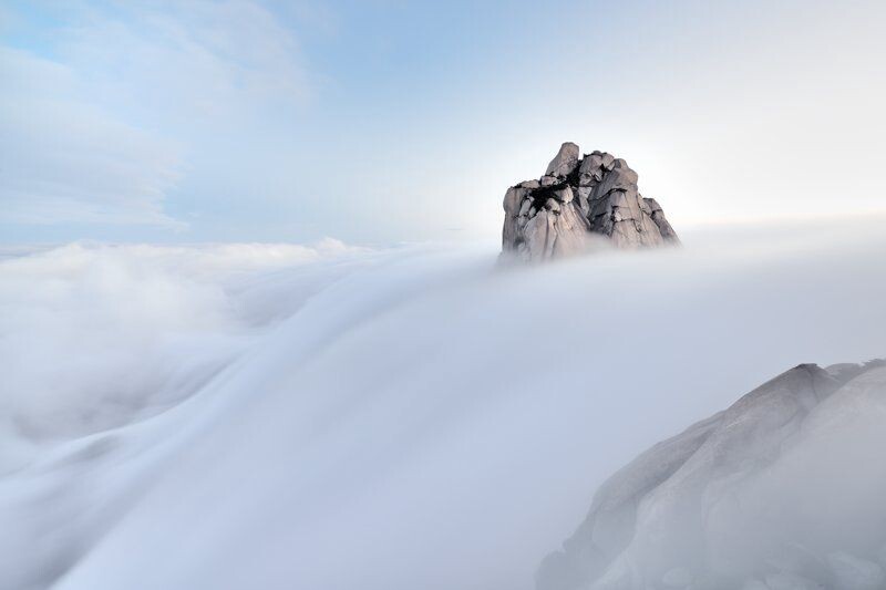 云涛卷起千堆雪 疑是银河落九天 - 山谷道人