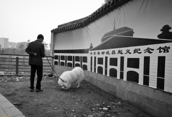 2011_100312_Wuhan China Travel People BW