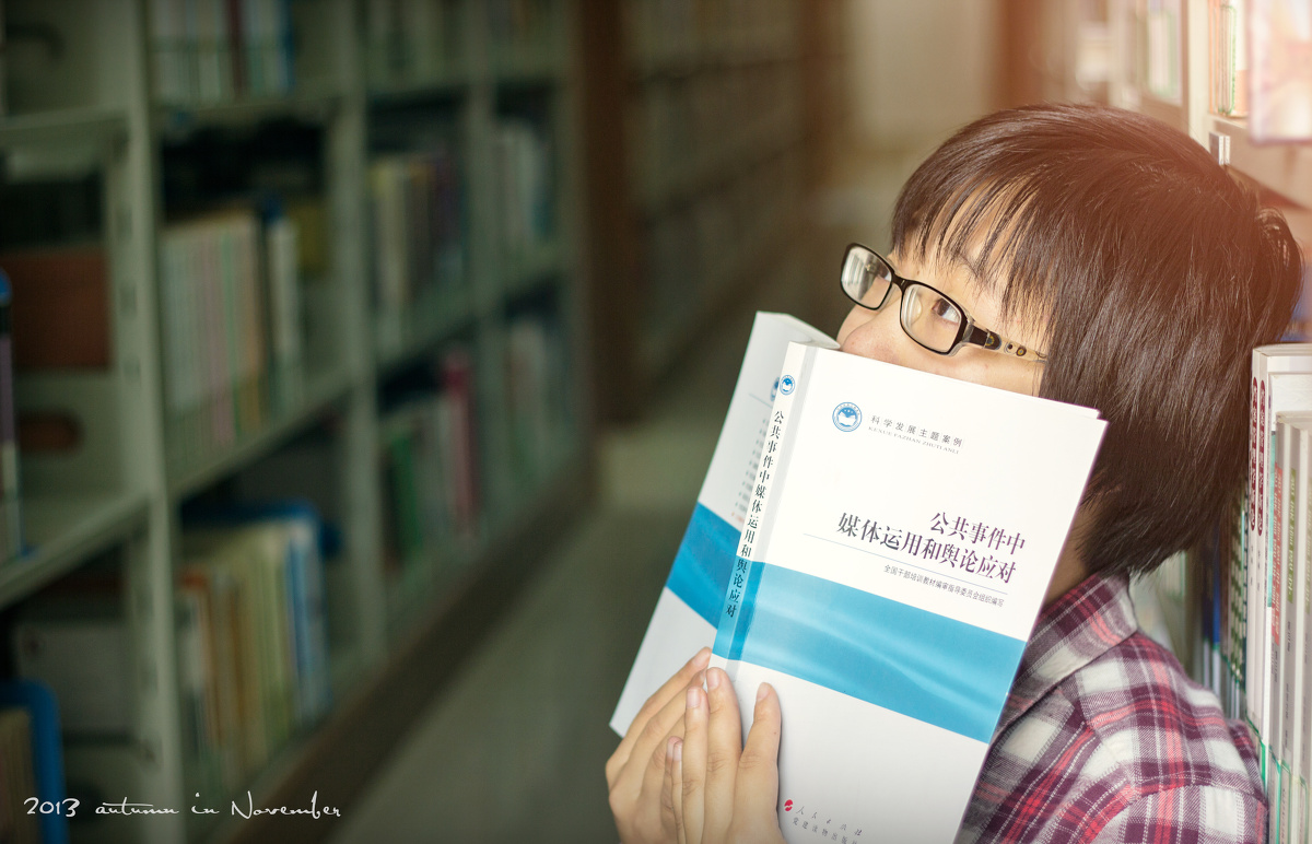 俺们班的学霸妹子 - 色彩, 人文, 上海, 60D, 大光