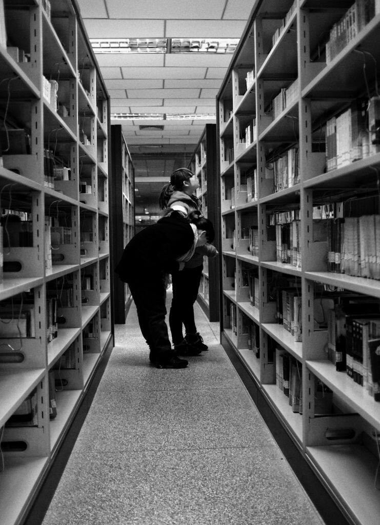 图书馆,我们一起邂逅吧 - 黑白, 人文, 35mm, 张