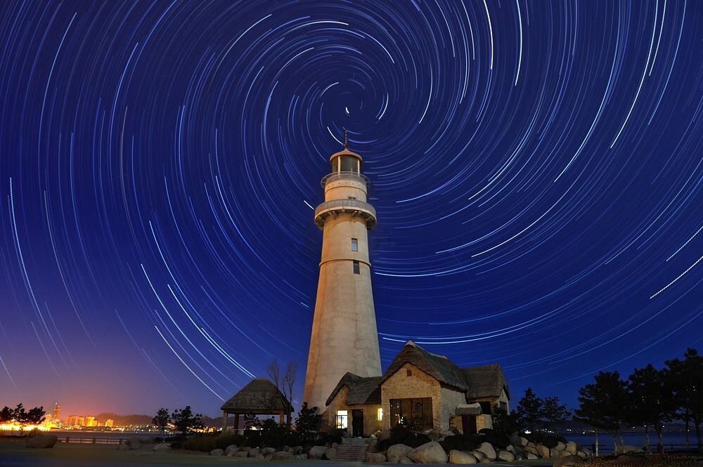 星空下的威海灯塔