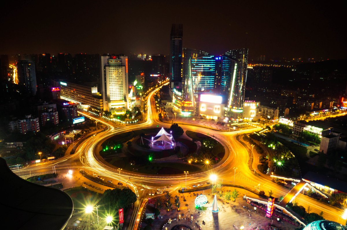 老掉牙的位置拍的武汉夜景