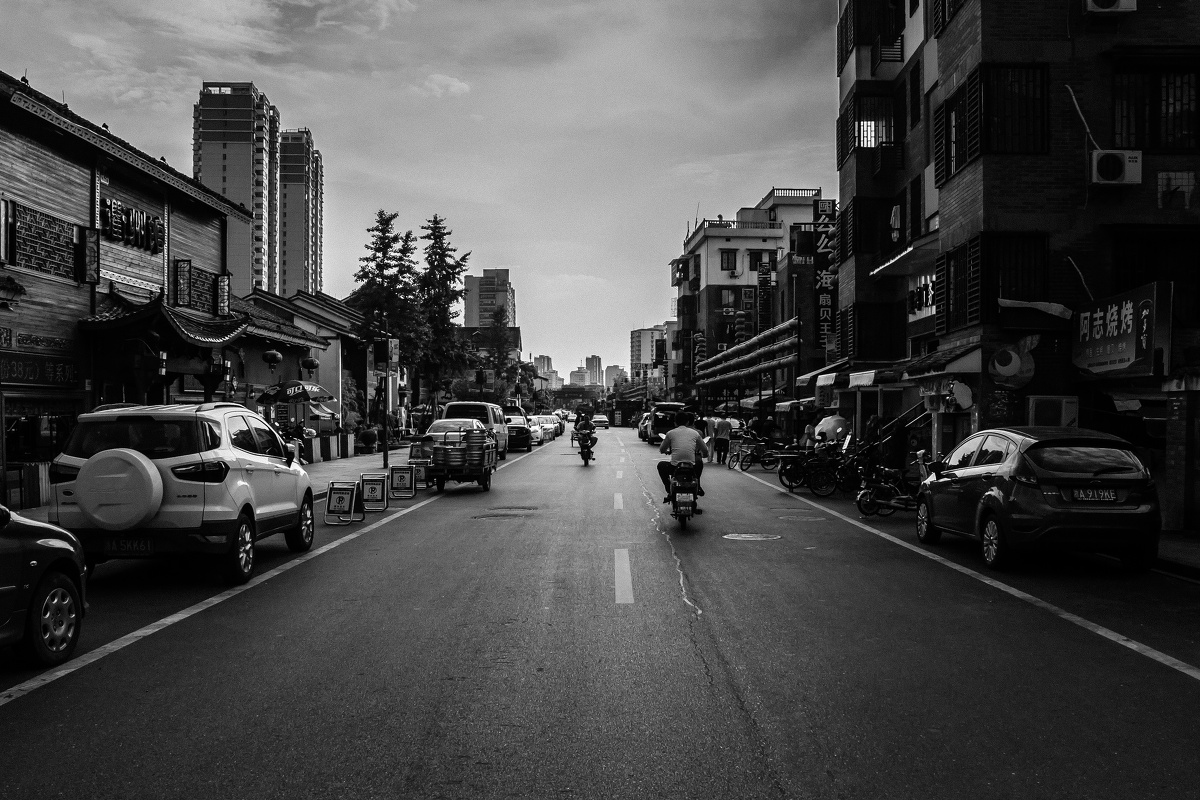 你说,黄粱一梦二十年,依旧不懂爱也不懂情。