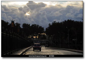 亚历山大，雨前的云