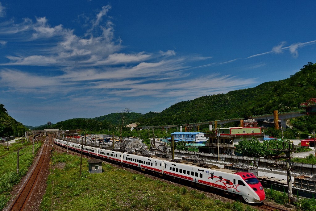 蓝天白云的台湾北回铁道 - 尼康, 铁路, 台湾, 旅