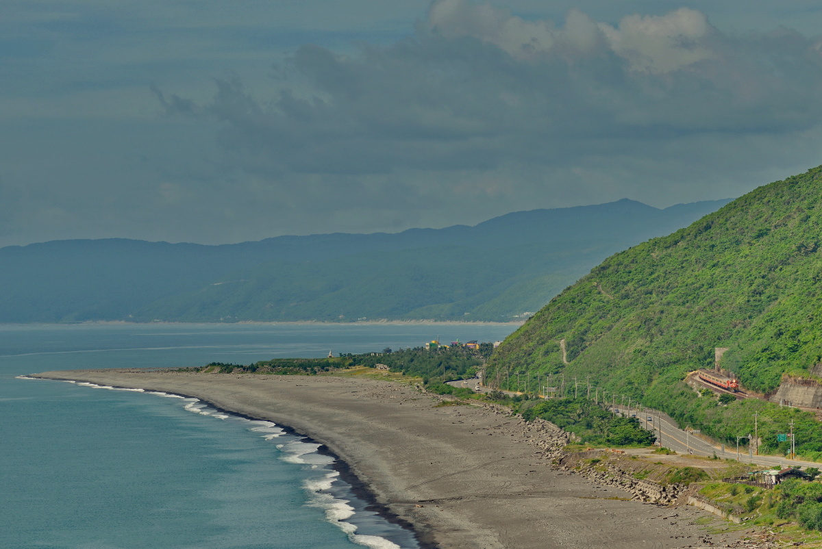 台湾南回铁道独特有的海天一线! - 色彩, 尼康,