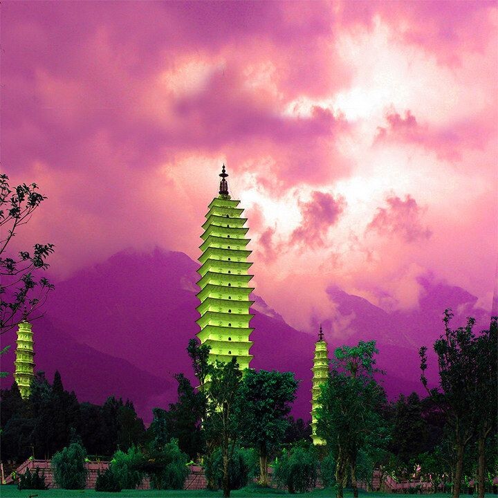 崇圣三塔崇圣三塔:是南诏国和大理国时期建筑的一组颇具规模的