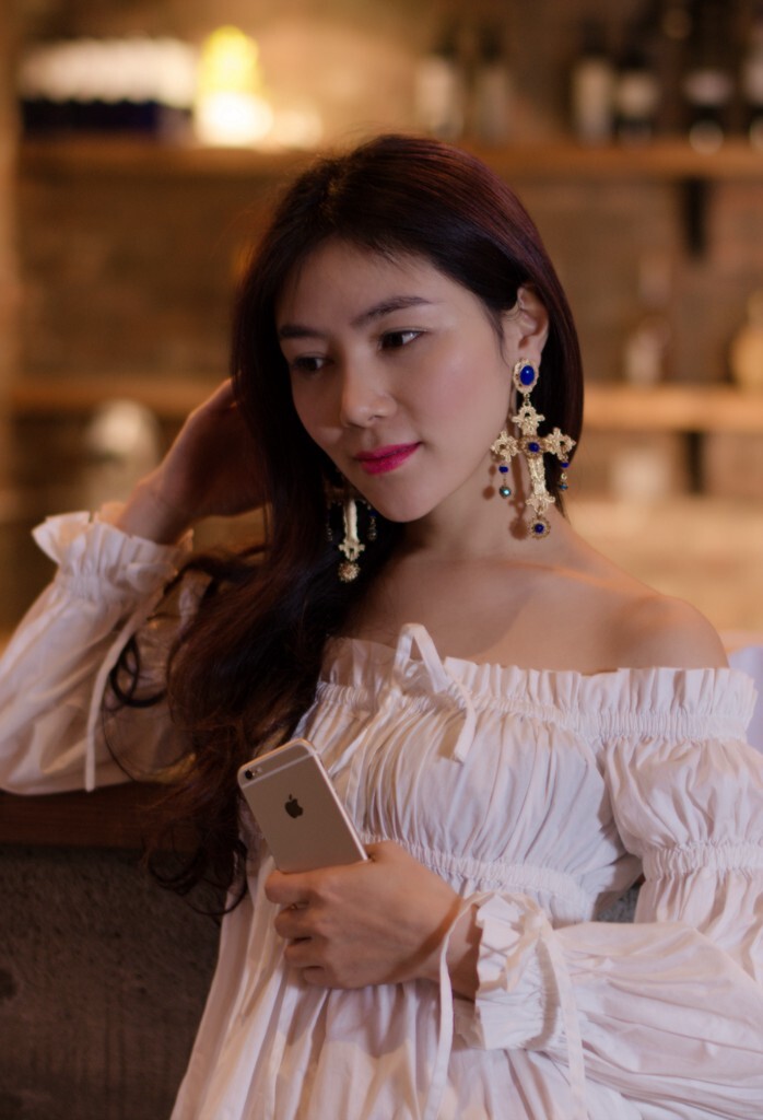 女人与咖啡——351.4 581.4镜头下的人像