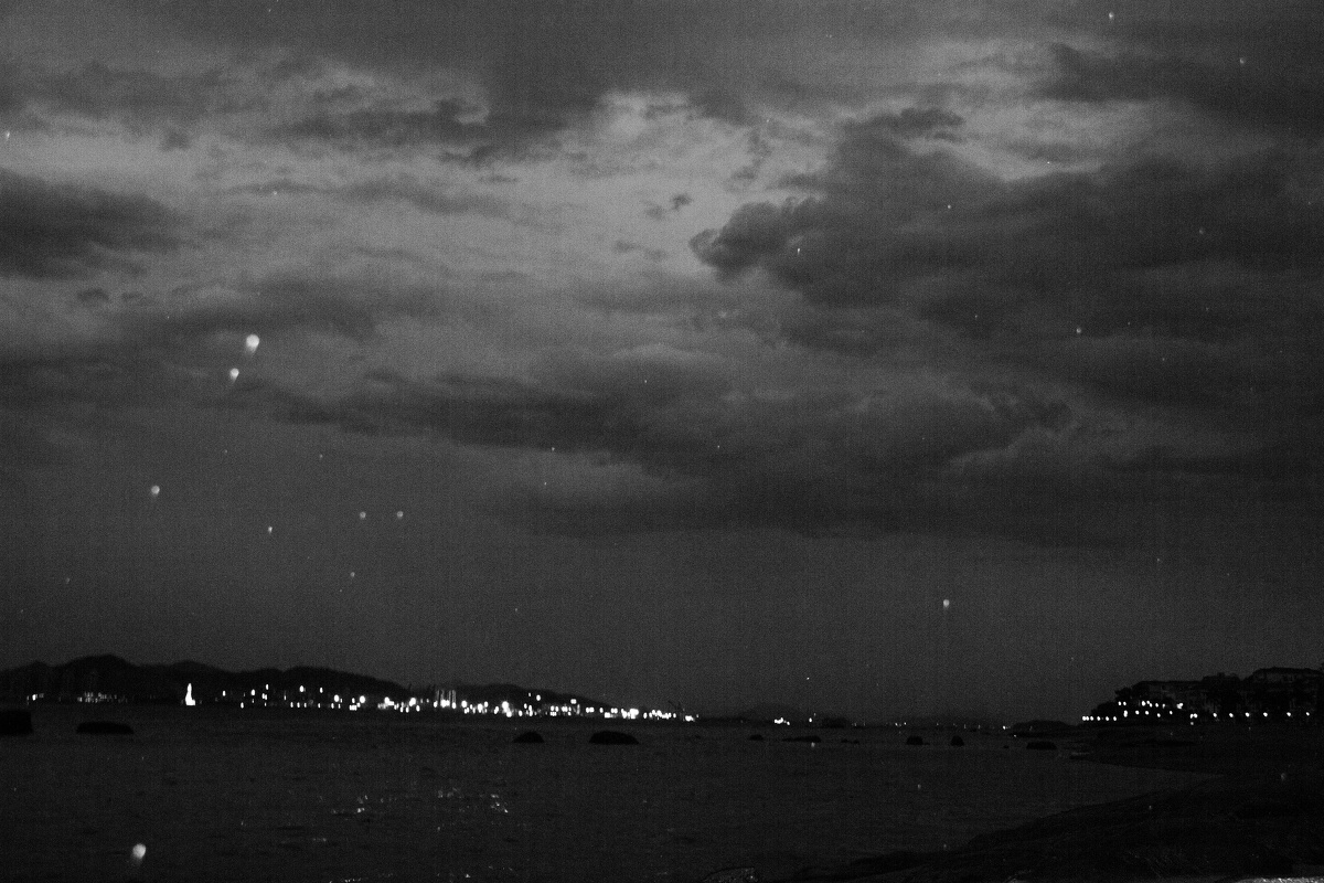 大雨将至 - 厦门, 人像, 黑白, 情绪, 佳能 - 本身同学 - 图虫摄影网