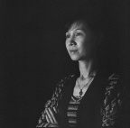母