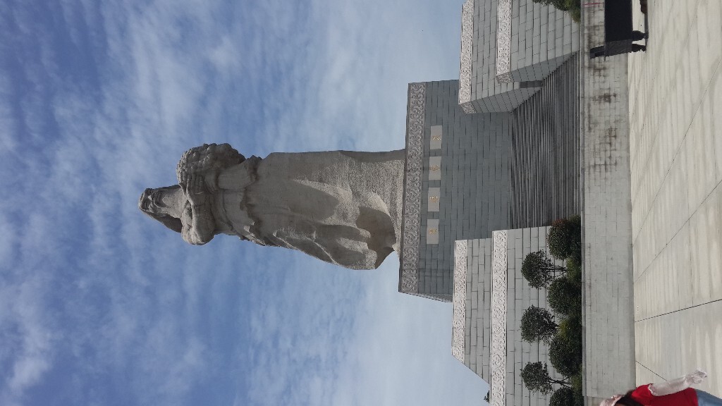 炎帝雕像