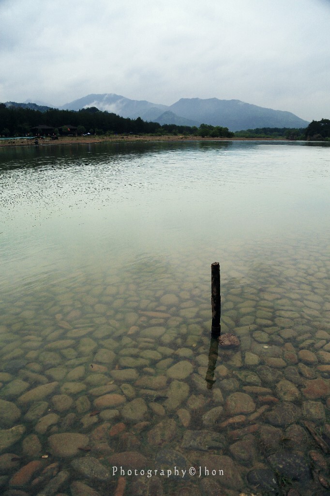 静水流深